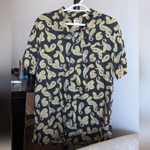 Vintage Levi’s Paisley Button up Short Sleeve